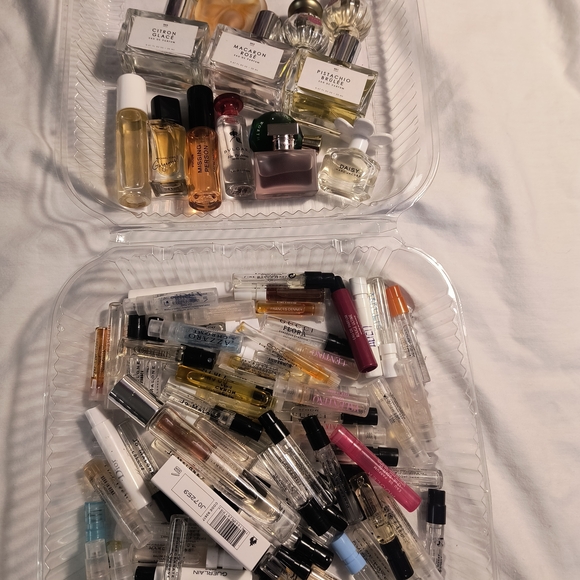 Assorted Perfume Sample Collection - Picture 5 of 5